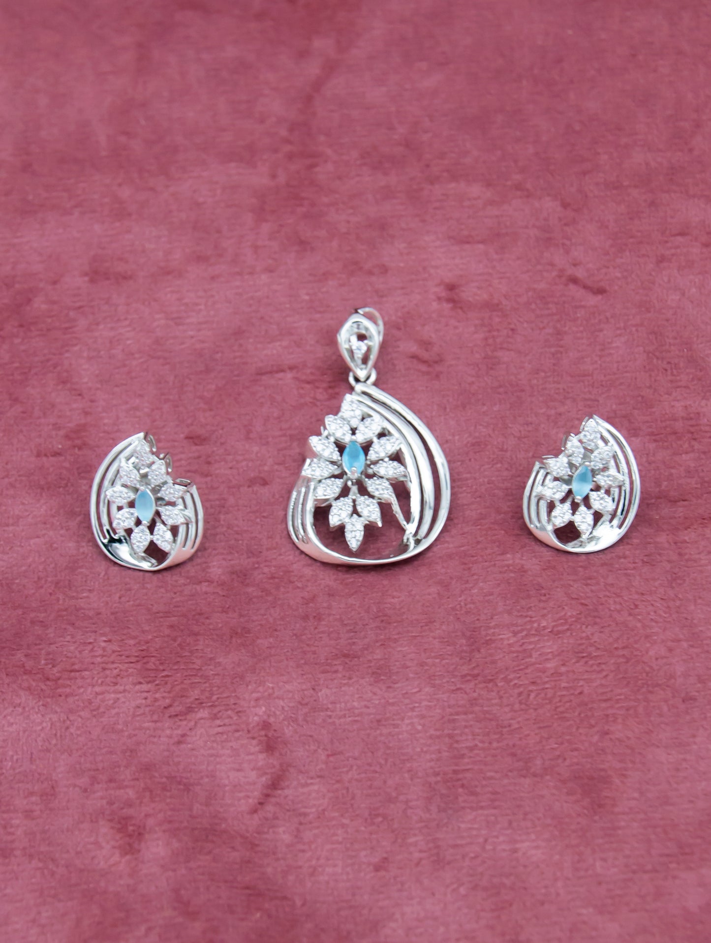 925 Silver Whitestone Pendant Set